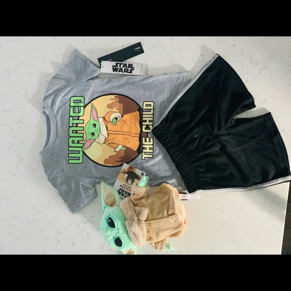 Baby Yoda set with Yoda plush